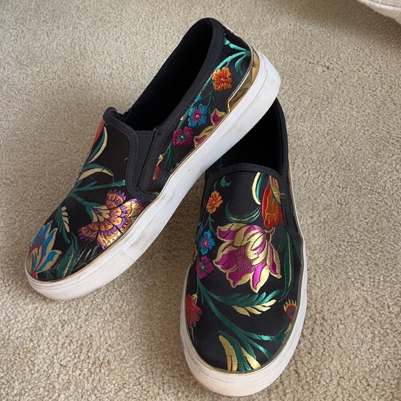 River Island Slip On Sneakers - Picture 2 of 3